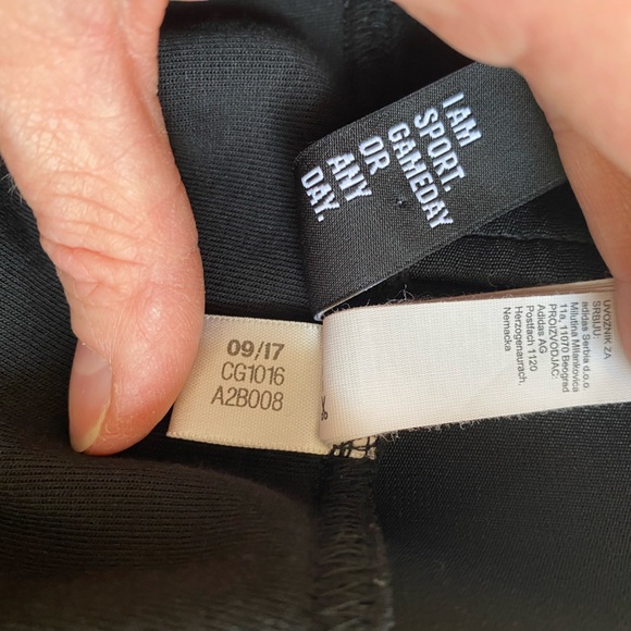 Adidas womens medium black elevated fall athleisure streetwear crop jogger pant - Picture 10 of 11